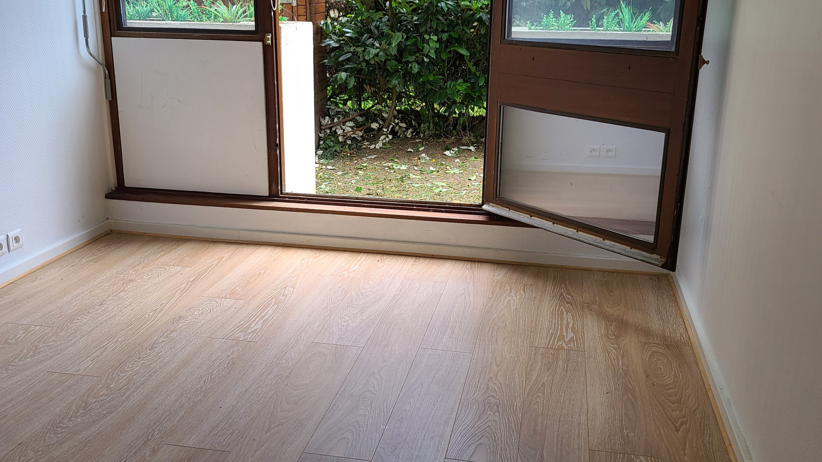 Locaux 5 pièces 91m2
