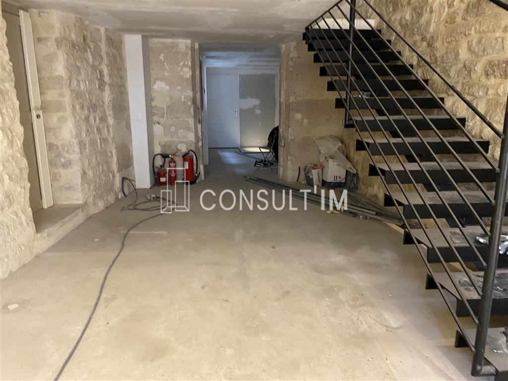 EMPLACEMENT PRIME - boutique rénovée et climatisée