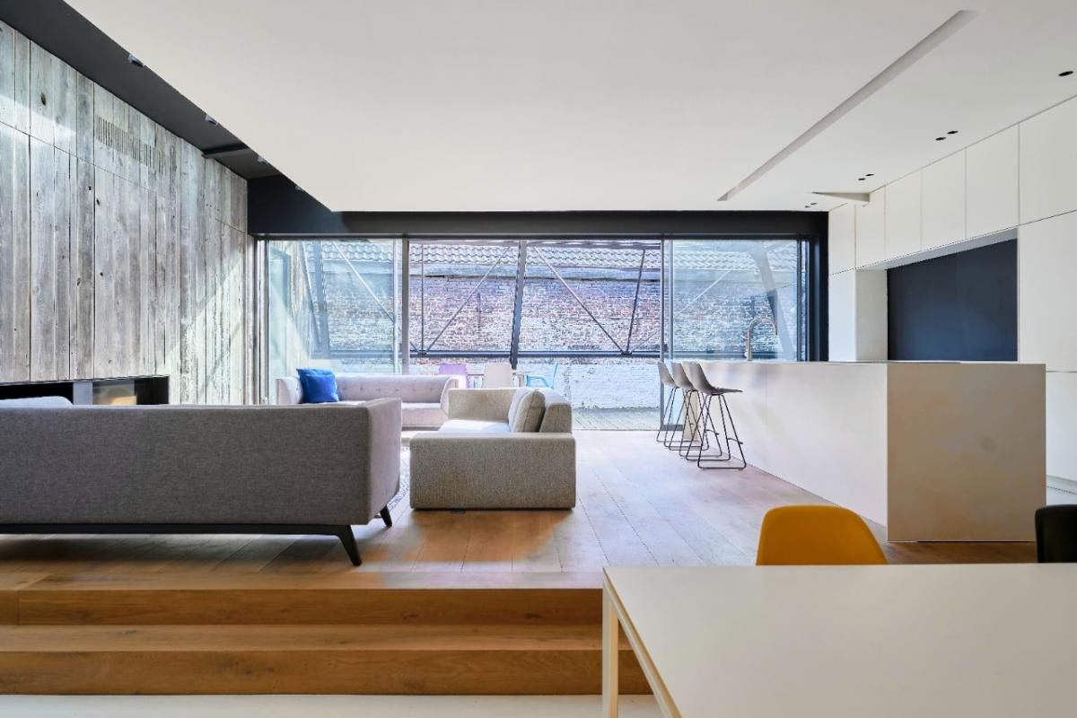 Vieux Lille immeuble de bureaux avec appartement et parkings