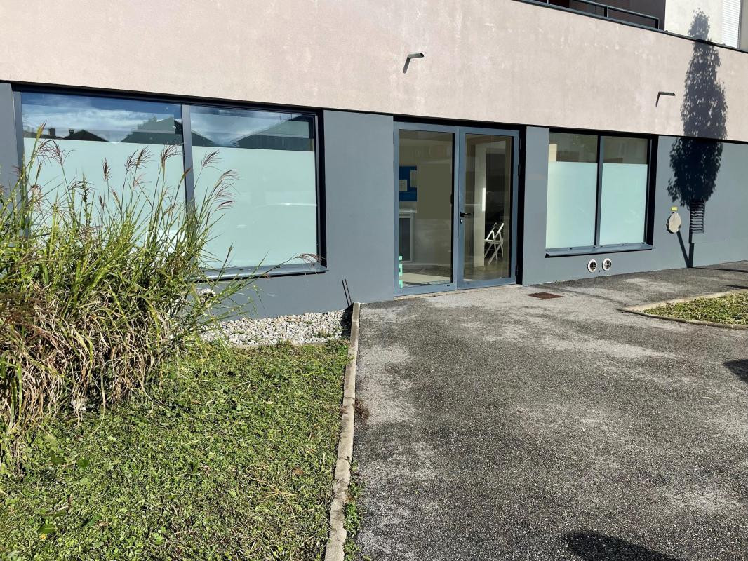 Vente - Local professionnel - 71 m² - 349 000 € - CRAN-GEVRIER