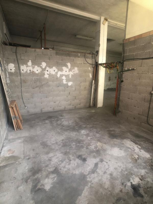 Grand local commercial Mazargues 13009 marseille