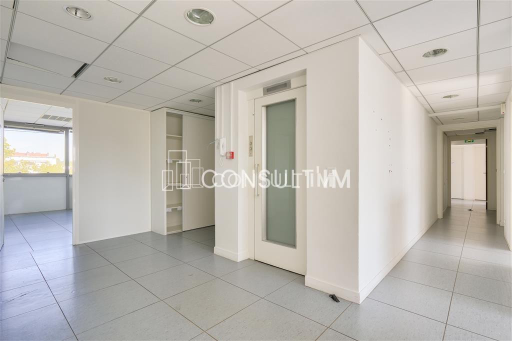 A proximité de Boulogne Jean Jaurès, à louer, bureaux de 209m²