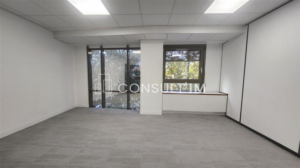 A louer bureaux en bon état à la frontière entre Courbevoie et La Garenne Colombes