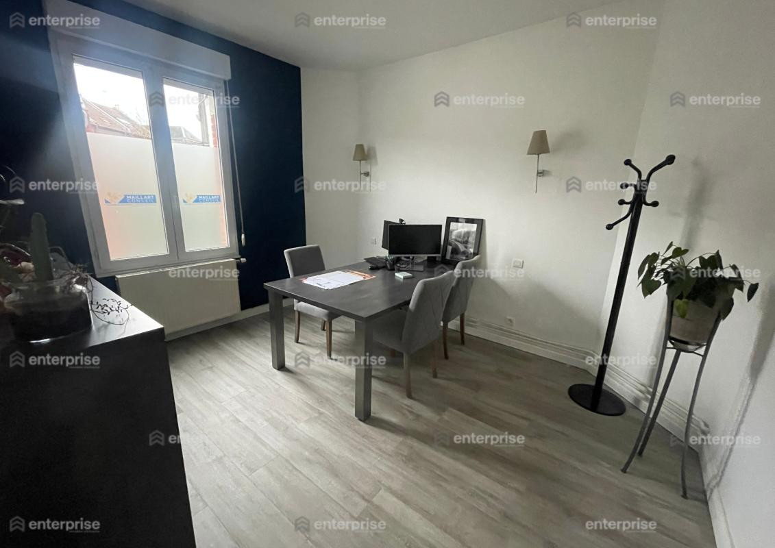À VENDRE – BUREAUX 110 M² + TERRASSE – SAINT-QUENTIN (R+1 / R+2 / RDC)