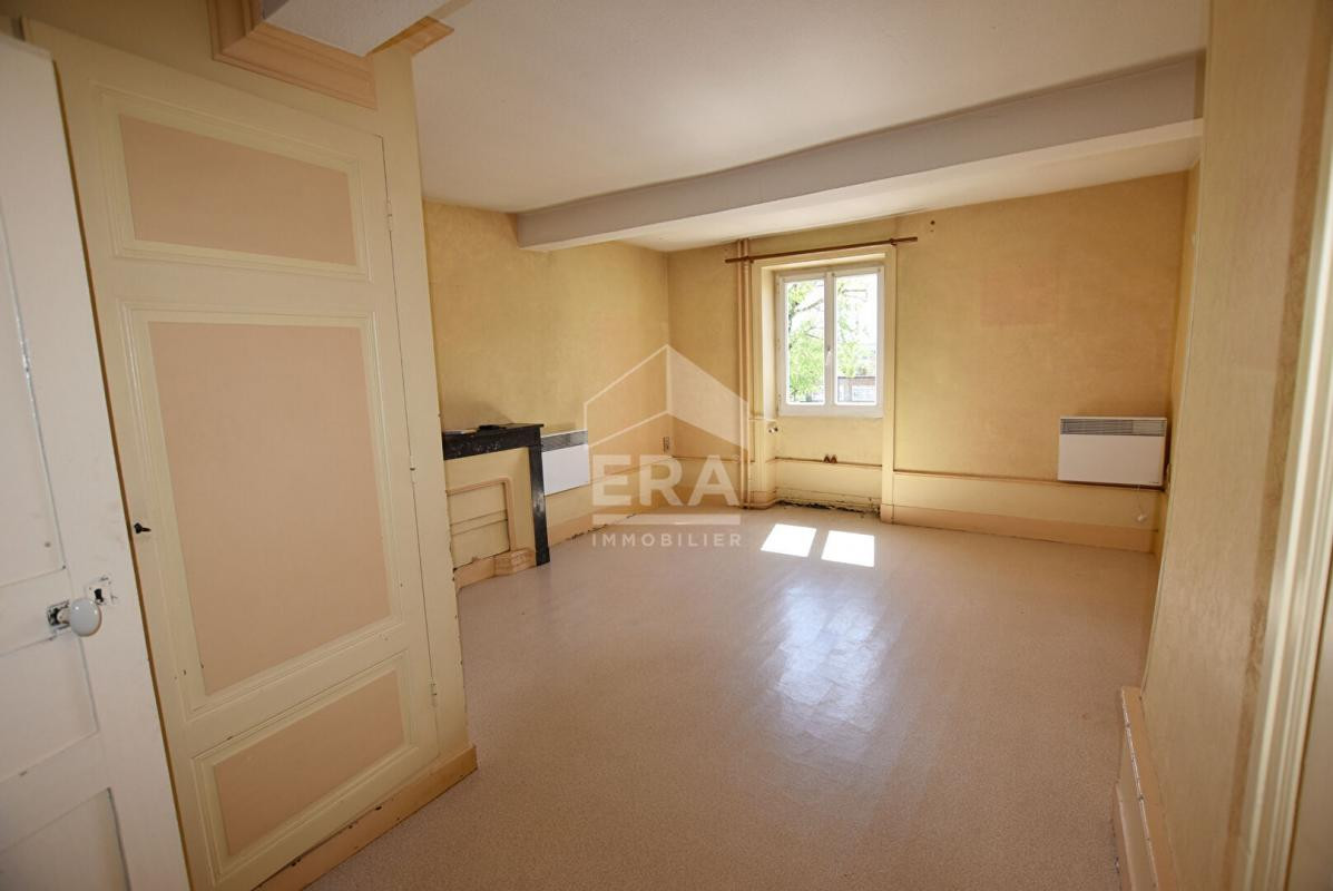Immeuble, dépendances et terrain à vendre - Iguerande
