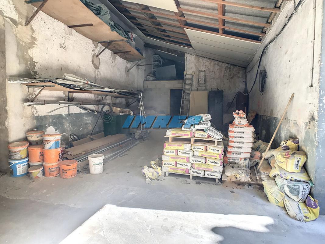 13014   502 m2 parcelle  Immeuble  de 154 m2 avec entrepot en fond de cour