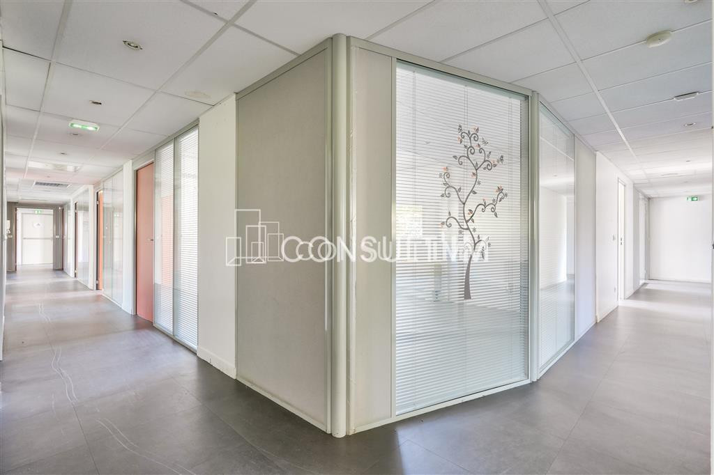 A  toute proximité du métro Boulogne Jean Jaurès, à louer, bureaux de 290m²