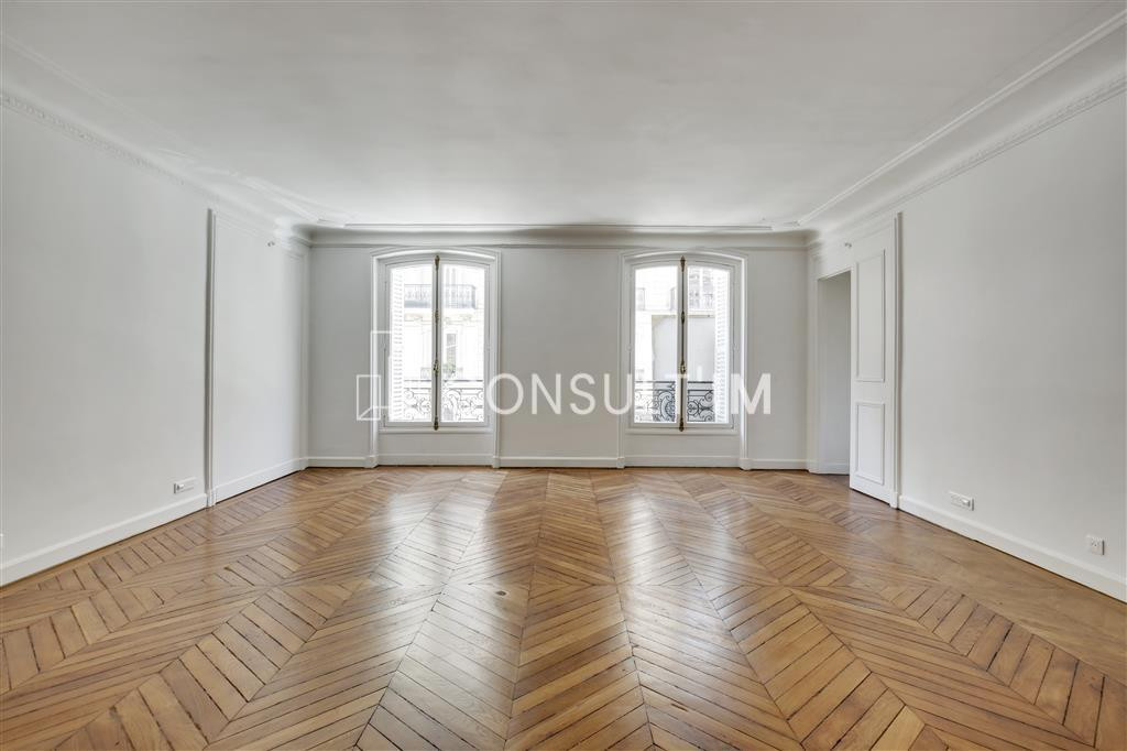 Parc Monceau bureaux parquet moulures cheminées
