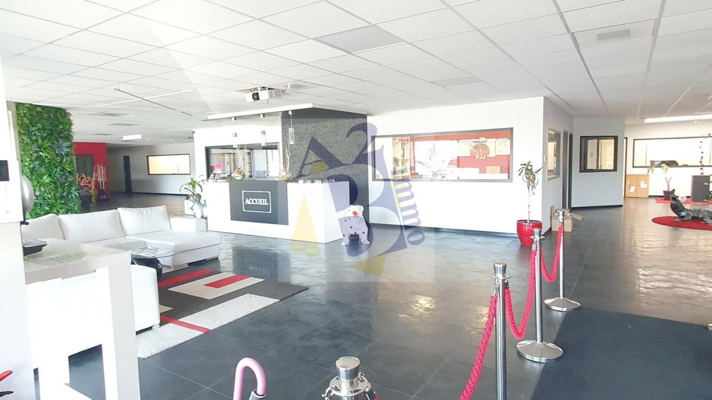 Angoulême, ensemble immobilier à usage professionnel 2000m²