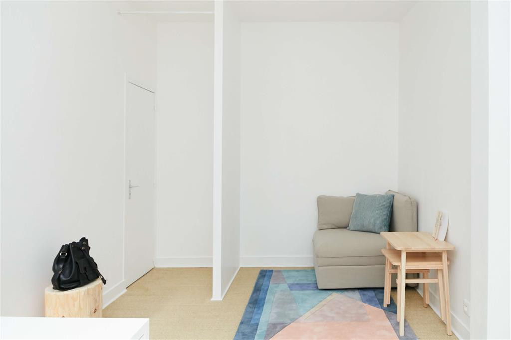 Bureaux au calme sur cour arborée proche Bastille