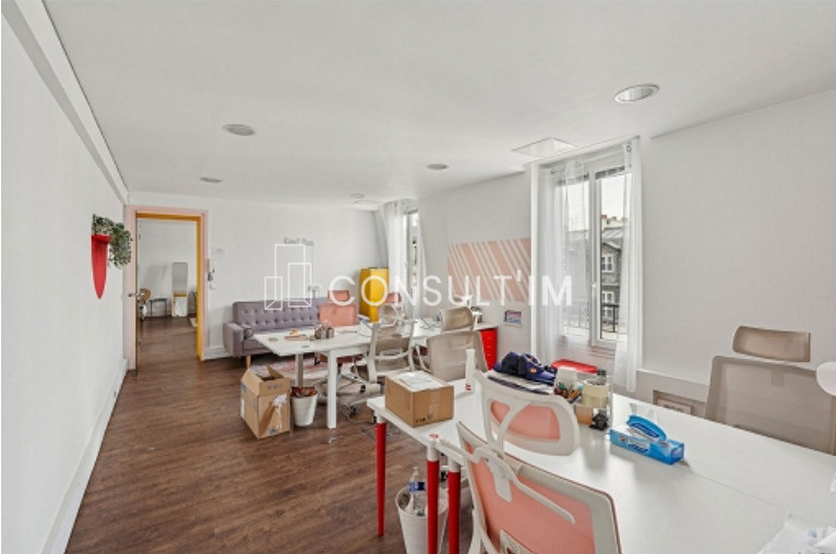 Plateau de 146 m² en étage élevé à louer