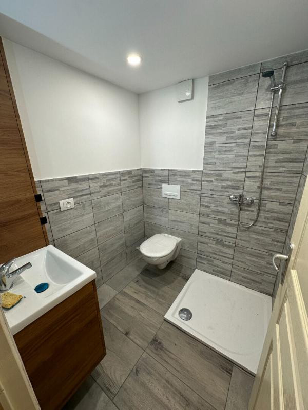 Immeuble de 4 appartements (dont 2 terminés)