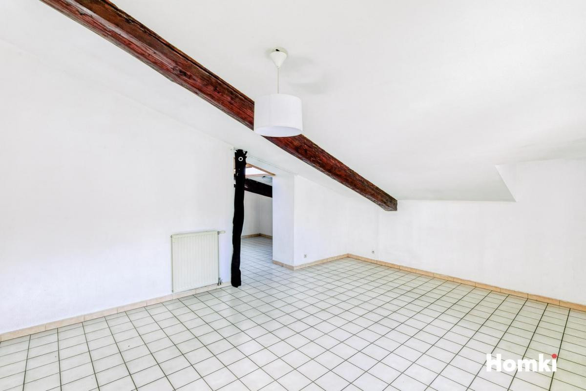 Immeuble de 17 appartements en plein centre ville de Montélimar