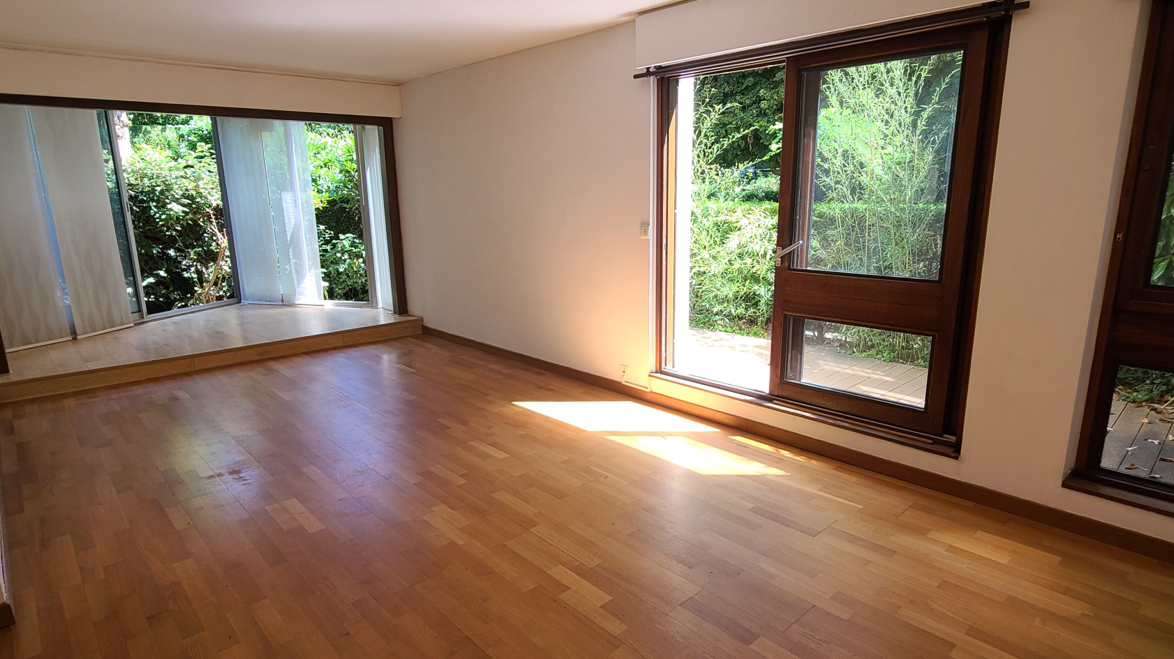 Locaux 5 pièces 91m2