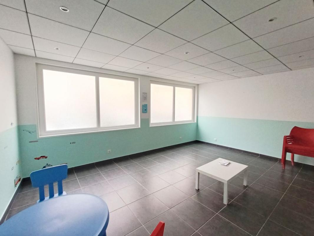 Local Bureaux 79 m²