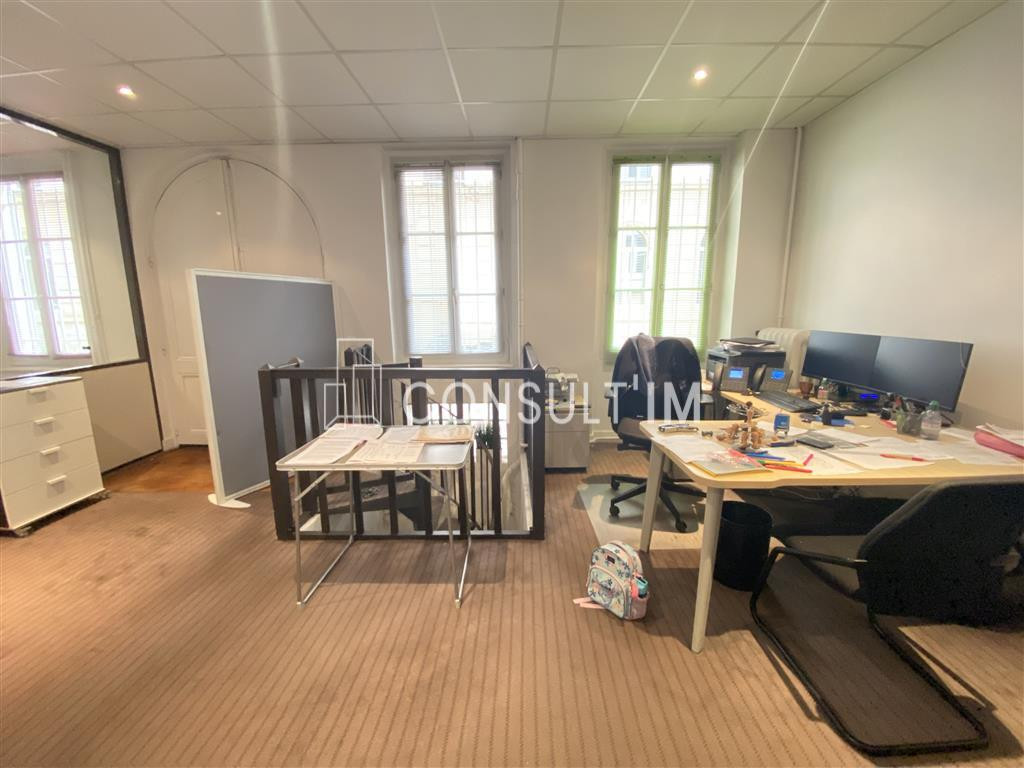 A louer bureaux en sousplex proche métro liège