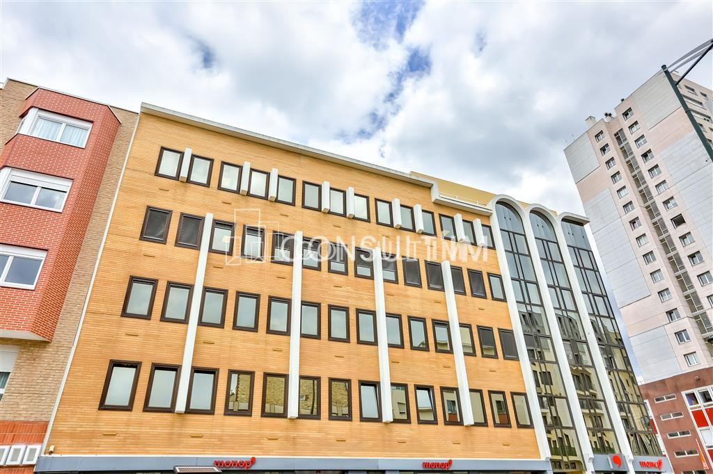 A louer bureaux au coeur de Clichy avec accès PMR