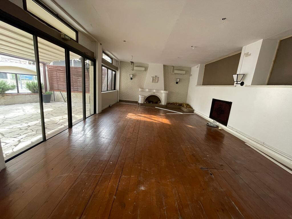 Restaurant Local commercial 121 m2 et grande terrasse couverte