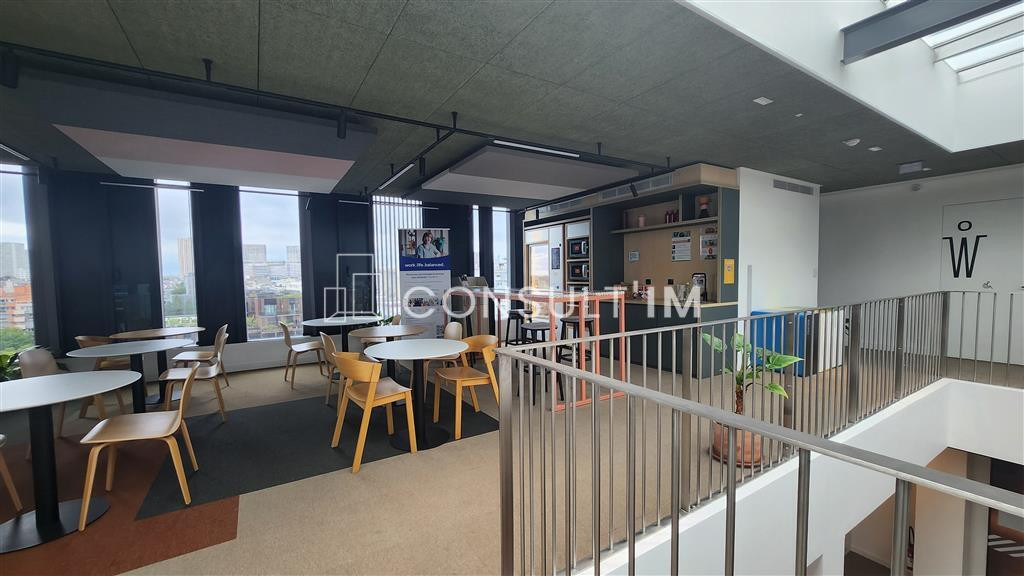 A louer bureaux Plug and Play et en parfait état dans un immeuble avec un rooftop de 400m²