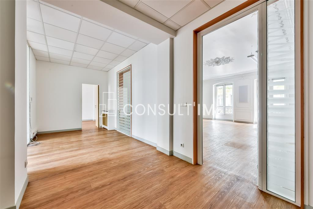 A louer bureaux rénové au coeur du QCA