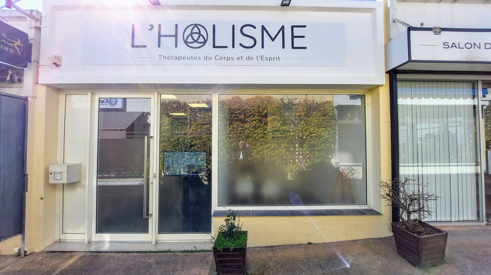 𝗔 𝗟𝗢𝗨𝗘𝗥 – 𝗖𝗮𝗯𝗶𝗻𝗲𝘁 𝗺𝗲́𝗱𝗶𝗰𝗮𝗹 / 𝗣𝗮𝗿𝗮𝗺𝗲́𝗱𝗶𝗰𝗮𝗹 𝘀𝘂𝗿 𝗖𝗮𝗿𝗿𝗼𝘀 (06)
