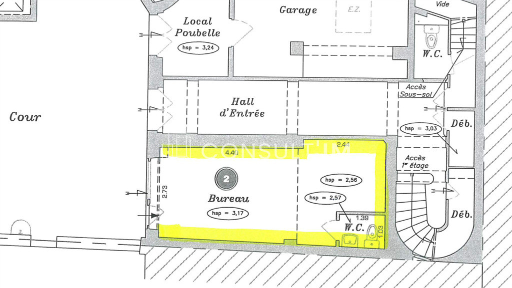 Idéalement situé à proximité de la gare Saint Lazare, bureaux à louer au calme sur cour