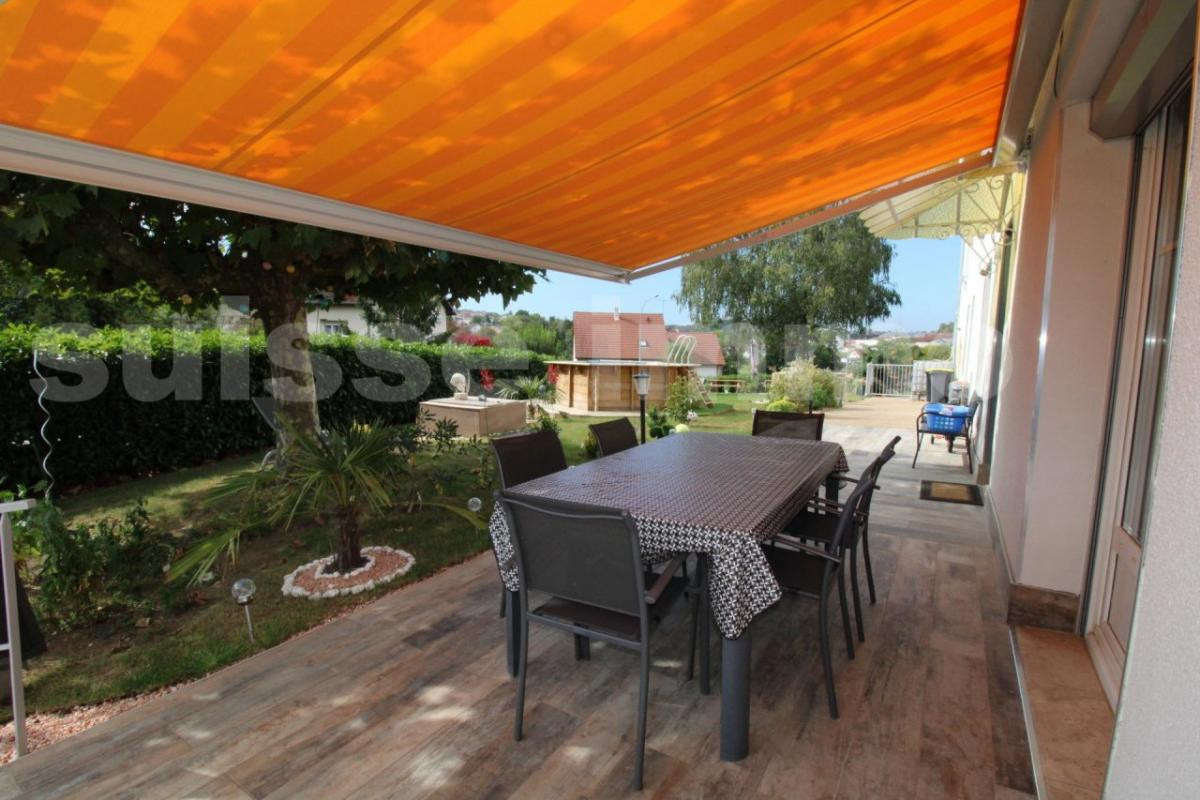 Immeuble - 370.69 m2 - 4 appartements - terrain d'environ 25 ares constructibles