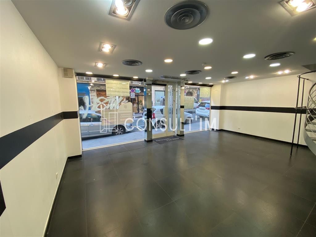 Boutique en location pure dans le Sentier de 97m²