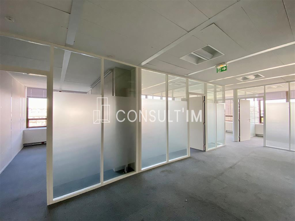 beaux bureaux au sein de la Tour Montparnasse, à louer, bureaux de 150m²