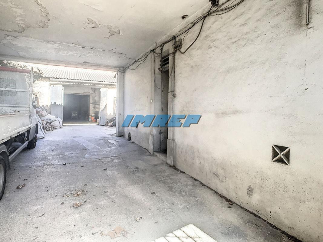 13014   502 m2 parcelle  Immeuble  de 154 m2 avec entrepot en fond de cour