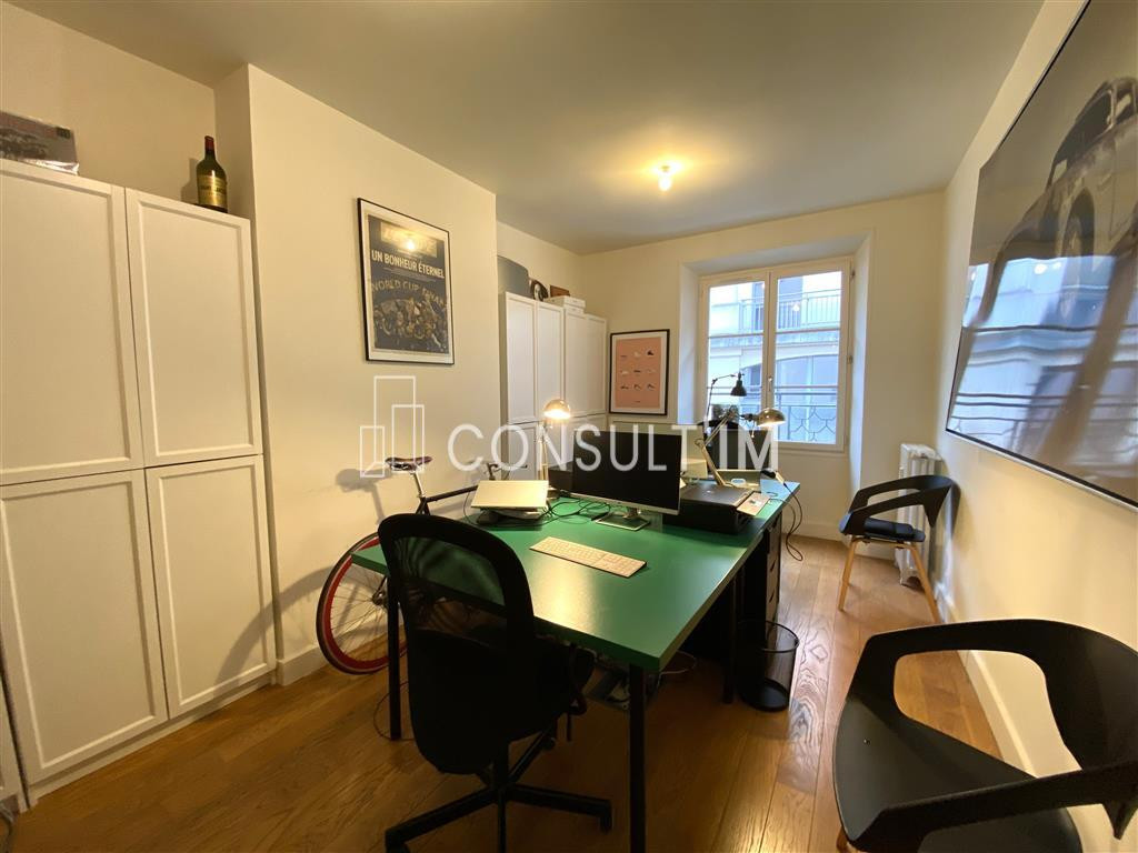 Charmant bureaux sur parquet