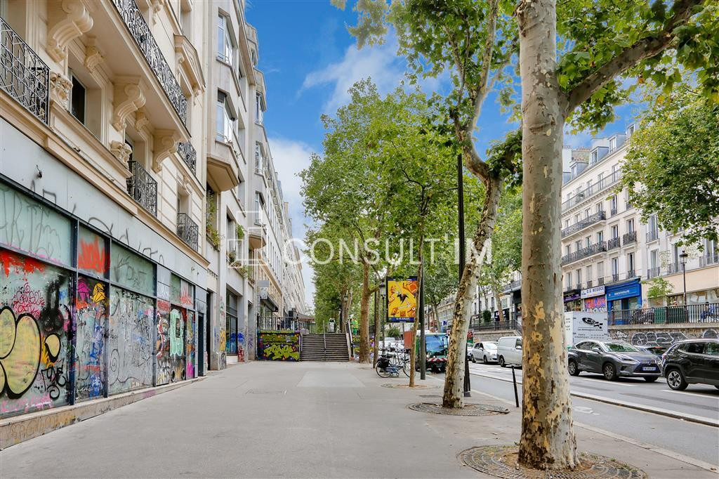 Boutique à louer avec un très beau linéaire de vitrine