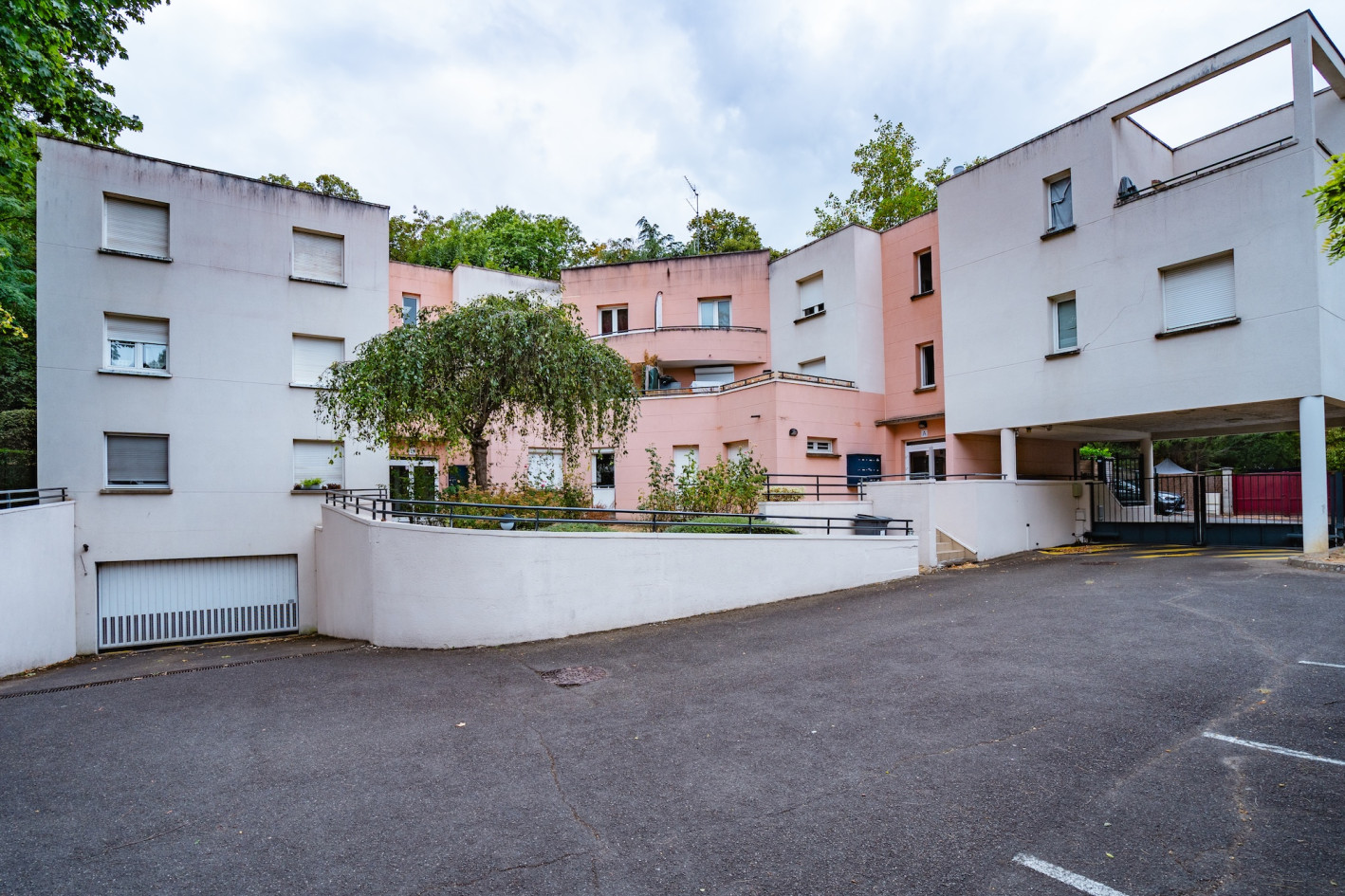 LE PORT-MARLY – LOCAL / STUDIO 27 M² EN RDC – IDÉAL CABINET MÉDICAL OU PARAMÉDICAL – ACCÈS PMR