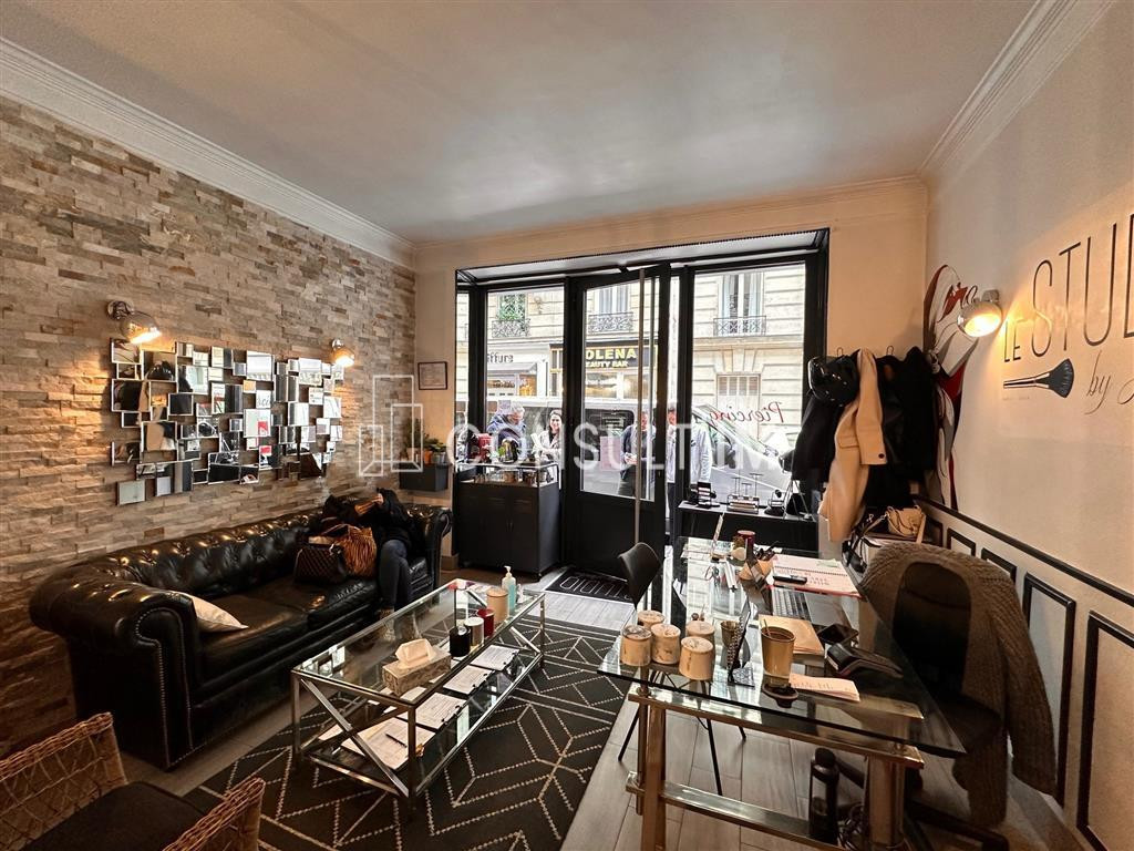 Proche de la Rue de Passy, une boutique de 44 m² à louer en très bon état