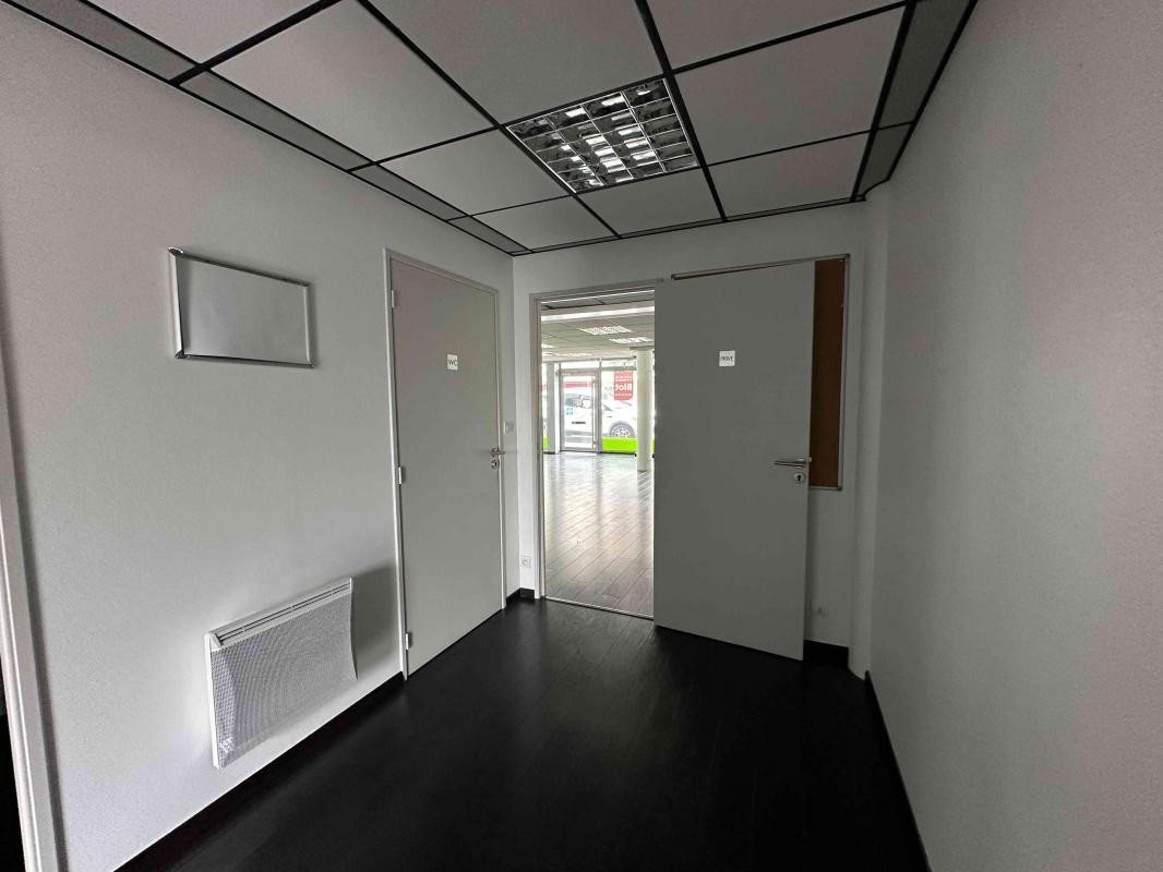 REZE-LES SORINIERES / Local commercial (Bureau / Commerce)
