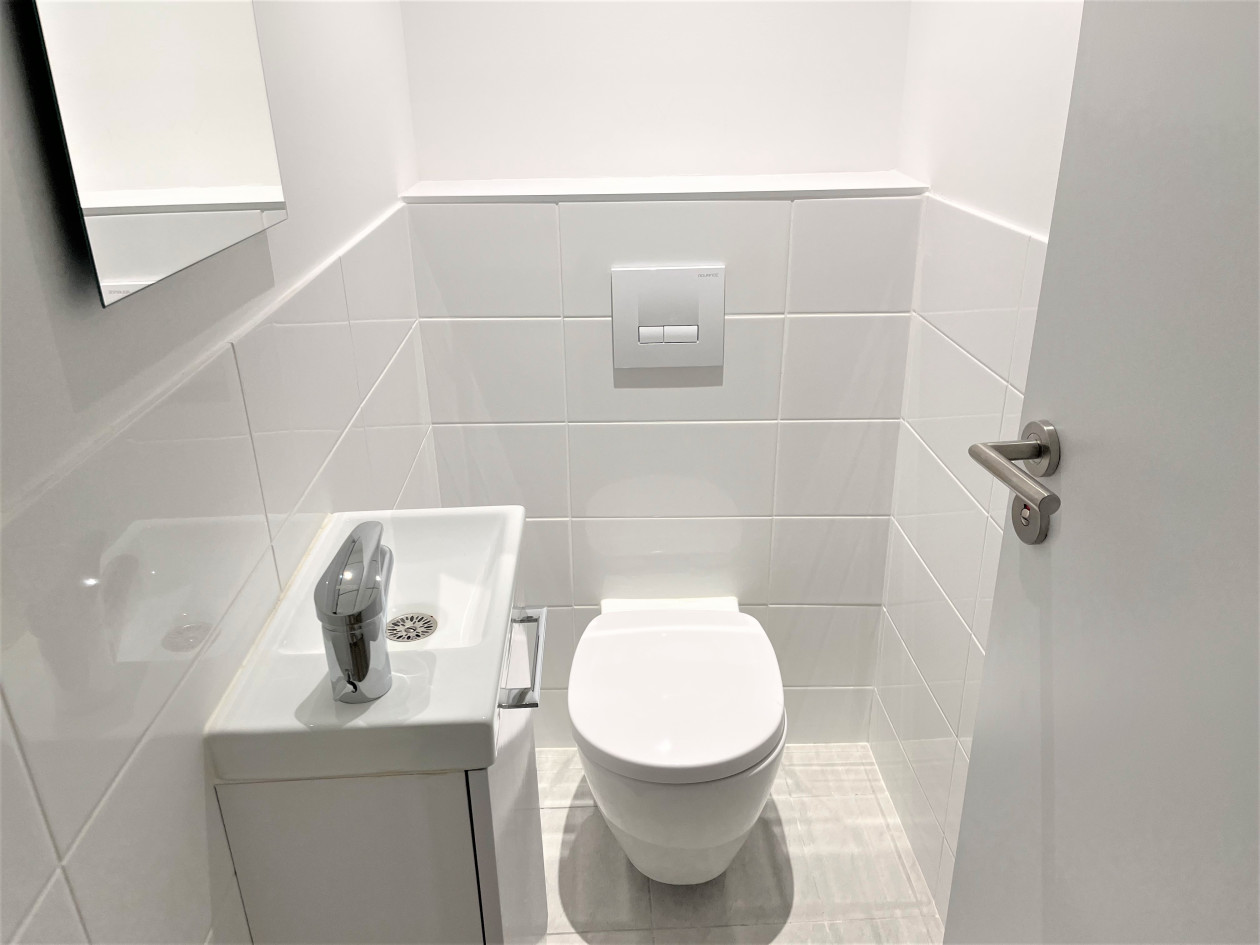 AGEN CENTRE - LOCATION LOCAL PROFESSIONNEL RÉNOVÉ CLIMATISÉ 111 M²