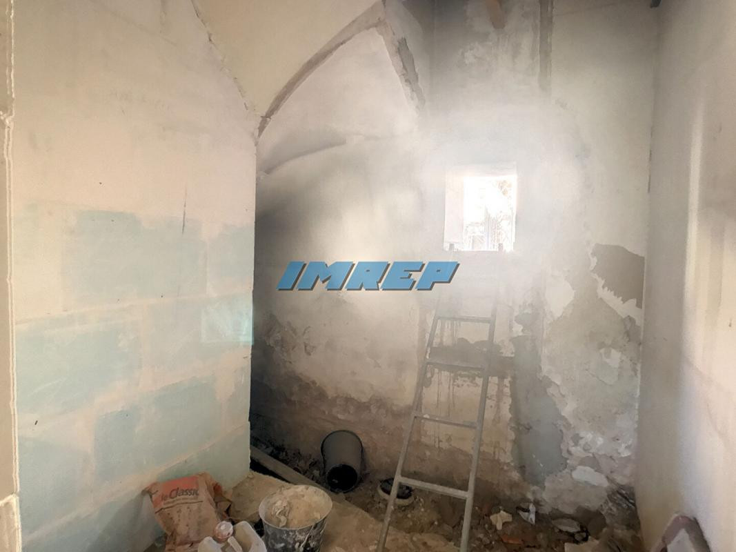 13014   502 m2 parcelle  Immeuble  de 154 m2 avec entrepot en fond de cour