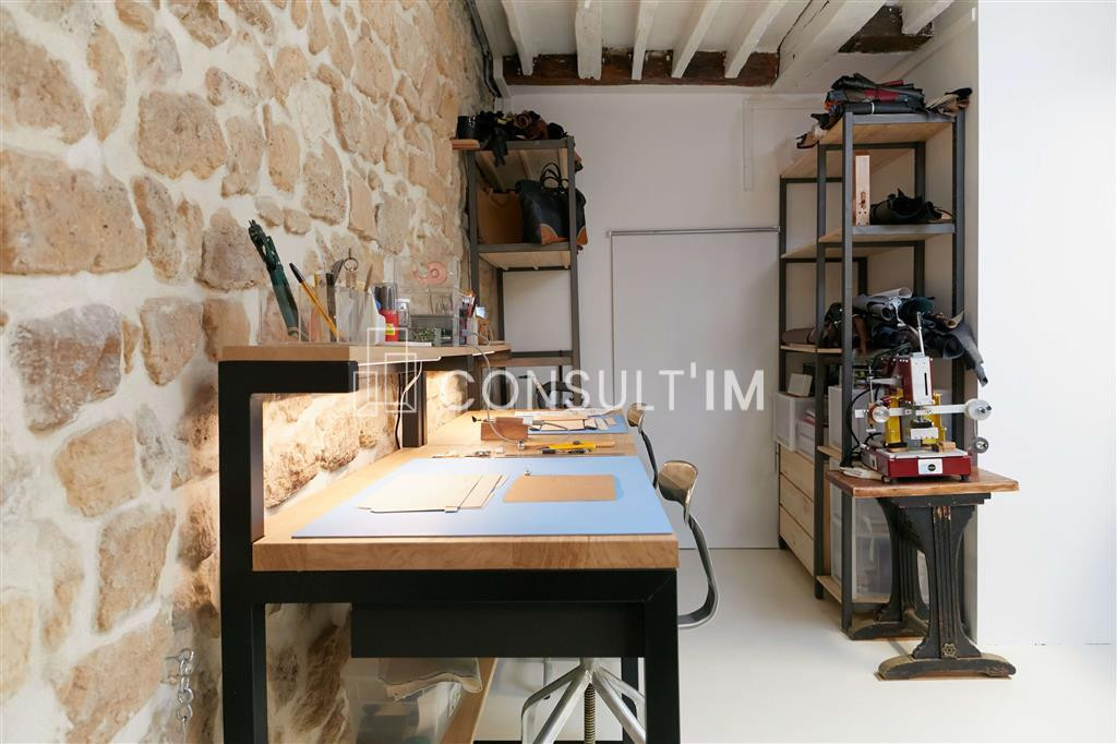 Bureaux au calme sur cour arborée proche Bastille