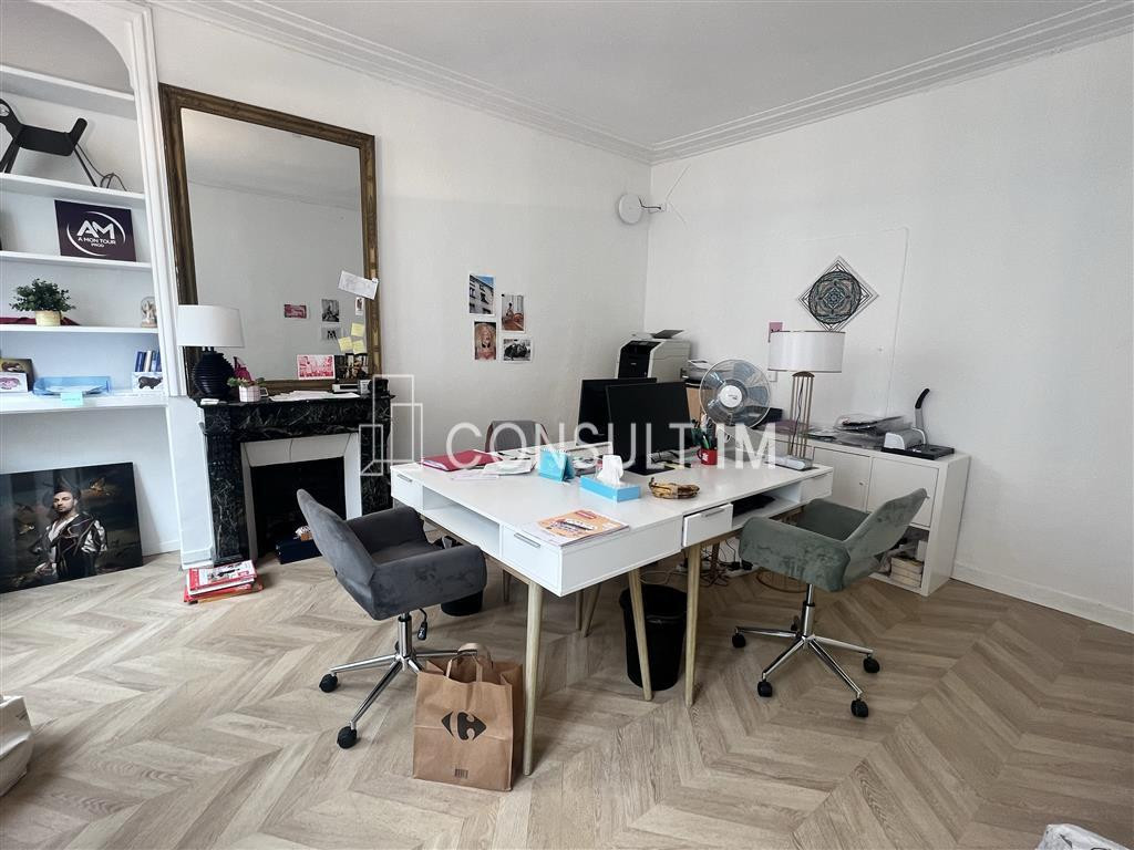 Bureaux à louer quartier Hauteville - Parquet moulures et cheminées