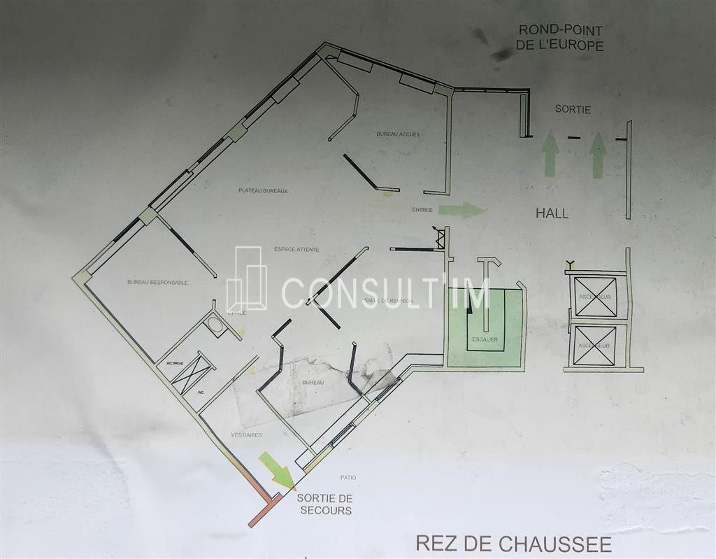 A louer bureaux en bon état à la frontière entre Courbevoie et La Garenne Colombes