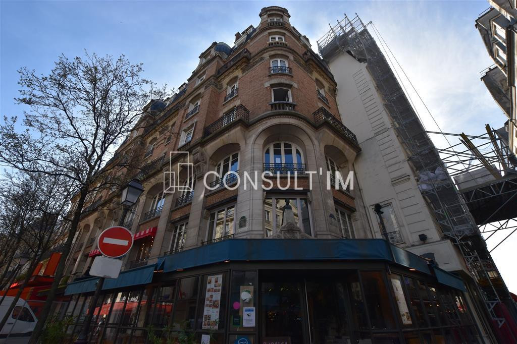 A proximité direct de Châtelet / Les Halles, bureaux à louer sur parquet