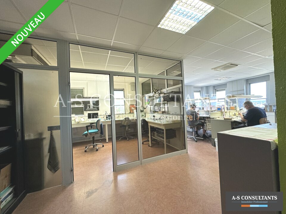 BUREAUX/ Local PROFESSIONNEL A VENDRE