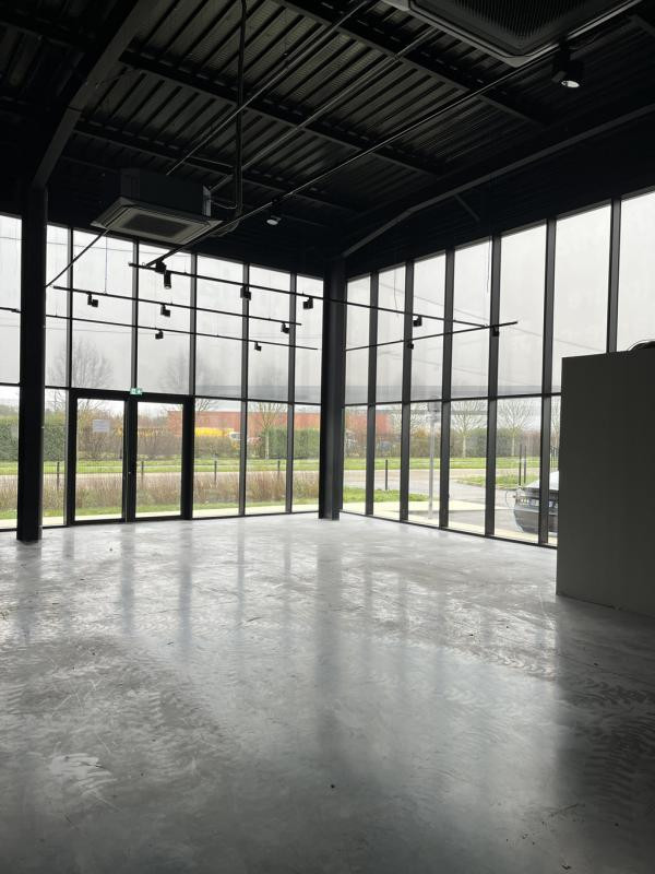 EXCLUSIVITÉ - CELLULE COMMERCIALE 299 m²  - 172 AV. AMÉDÉE M