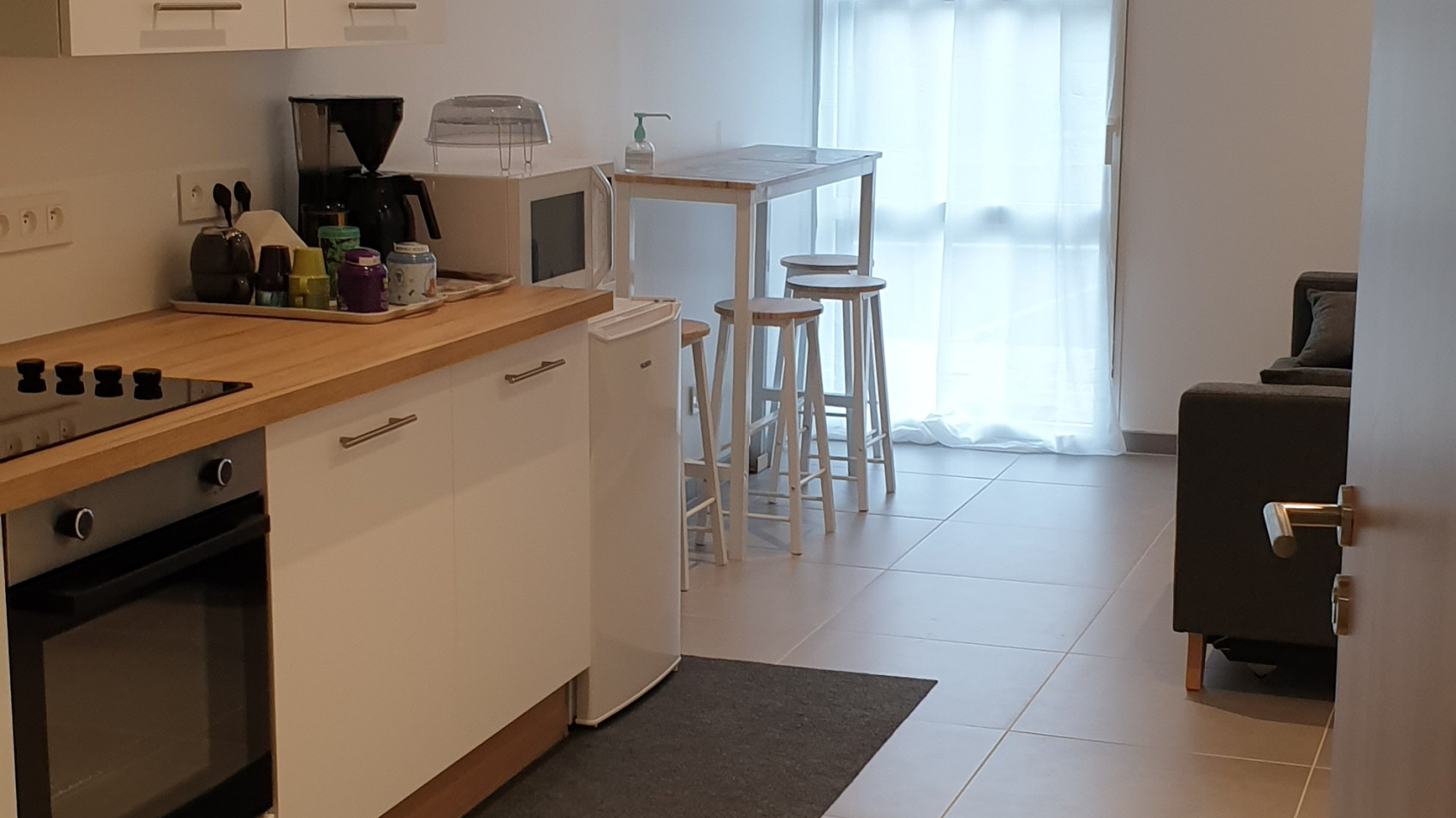 local 17m² au sein d'une maison medicale neuve de 5 locaux tout confort