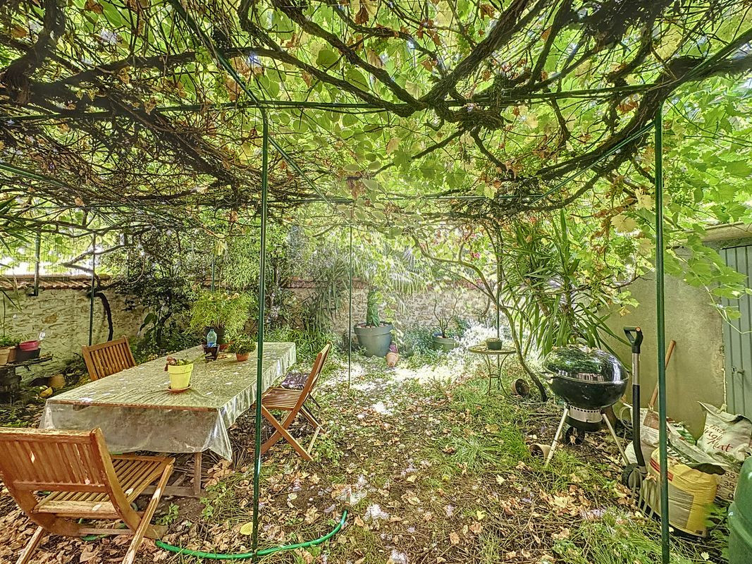 Immeuble 12 chambre(s) à vendre