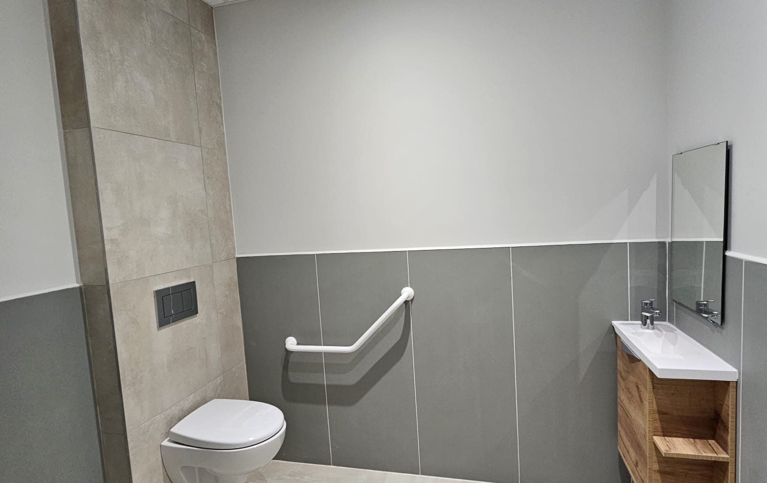 A LOUER – LOCATION  DE BUREAUX AMÉNAGÉS JUSQU'À 300 m² (divisibles à partir de 12 m²)
