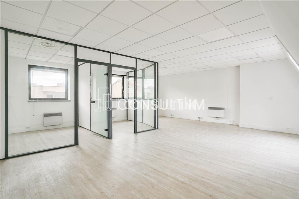 Au pied du métro Billancourt, ligne 9 , Bureaux à louer de 299m²