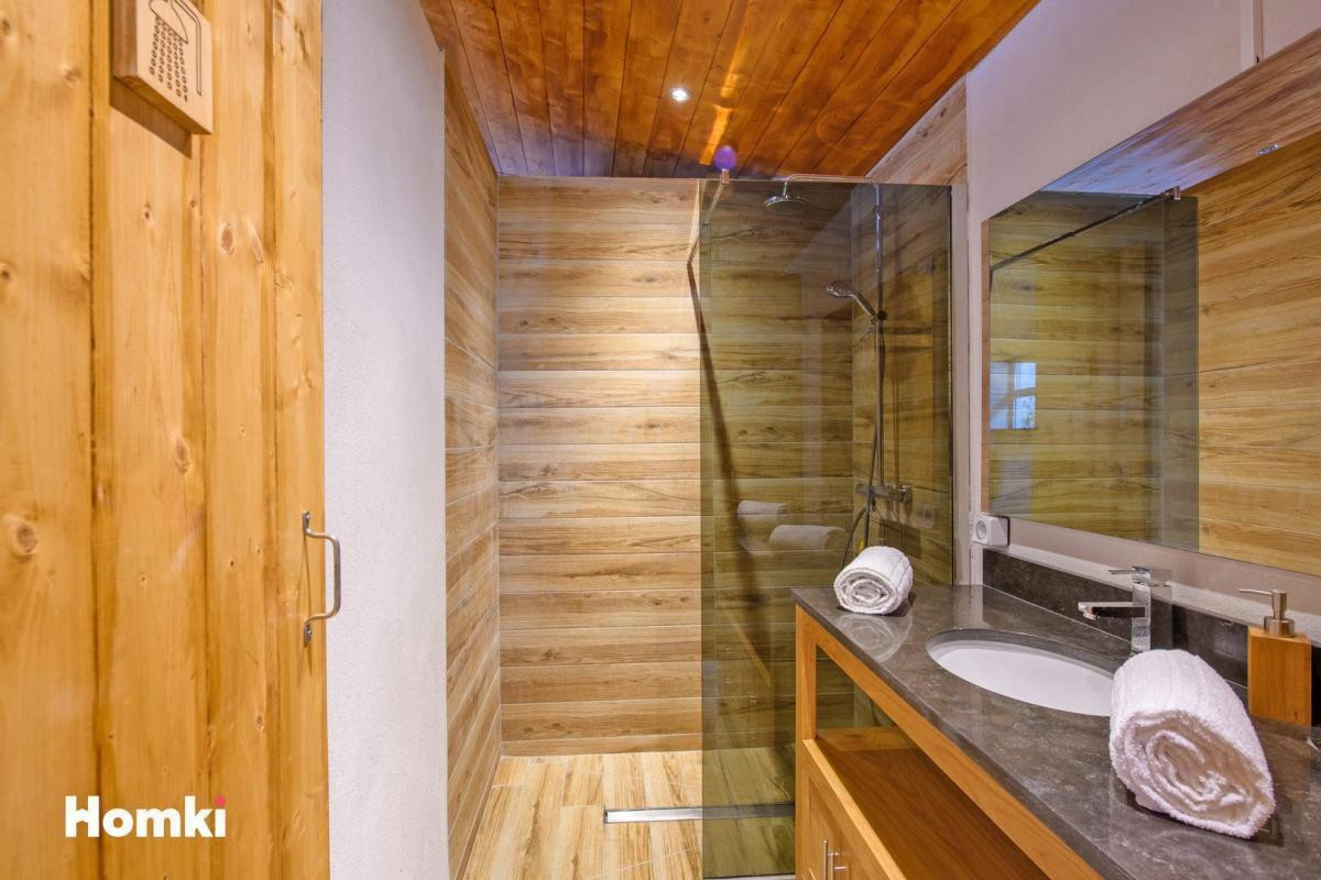 Belle opportunité Immeuble de rapport 4 Lots 202m² centre-ville de Nîmes place Severine excellente r