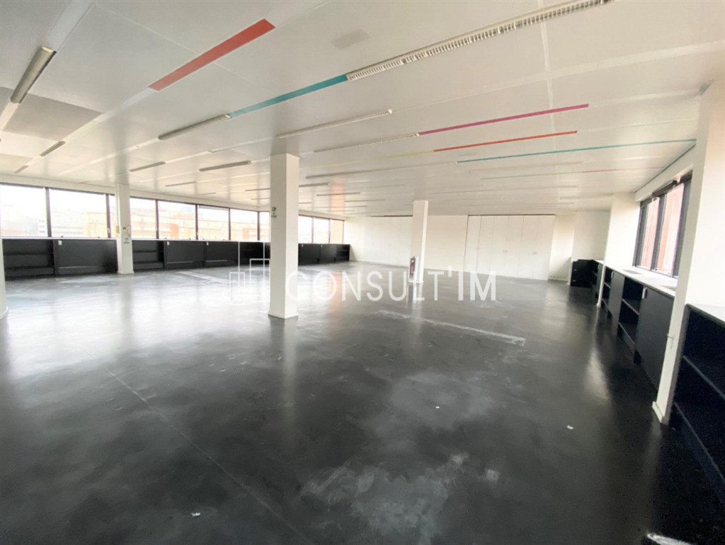 A 5 min du métro Métro Marie d'Ivry, à louer bureaux modulables