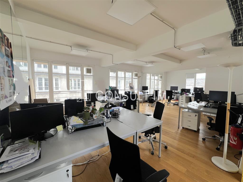 A louer, bureaux très lumineux style loft dans la Cité Paradis